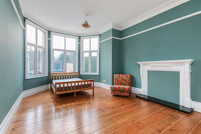 4 Bedroom Flat To Rent In Anson Road, NW2