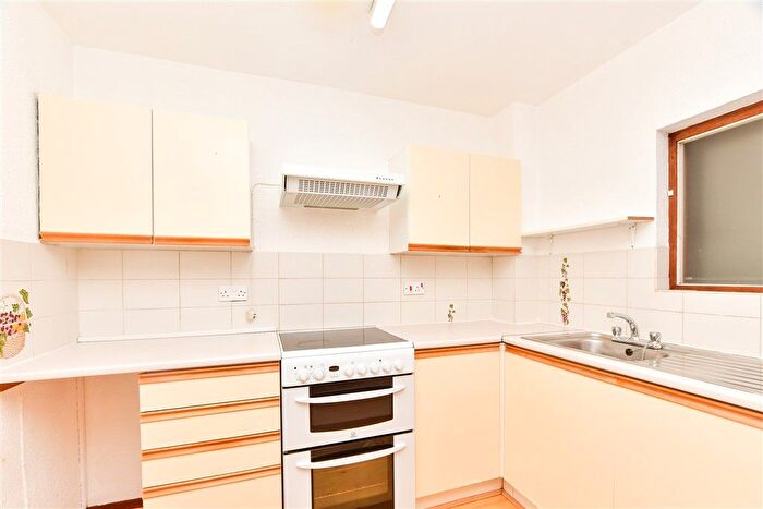 1 Bedroom Flat For Sale In Montargis Way, Crowborough, East Sussex, TN6
