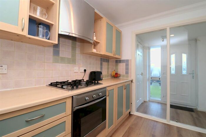 2 Bedroom Flat To Rent In Moseley Wood Drive, Cookridge, Leeds LS16