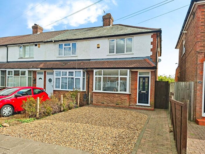 2 Bedroom End Of Terrace House For Sale In Chesford Road, Luton, Bedfordshire, LU2