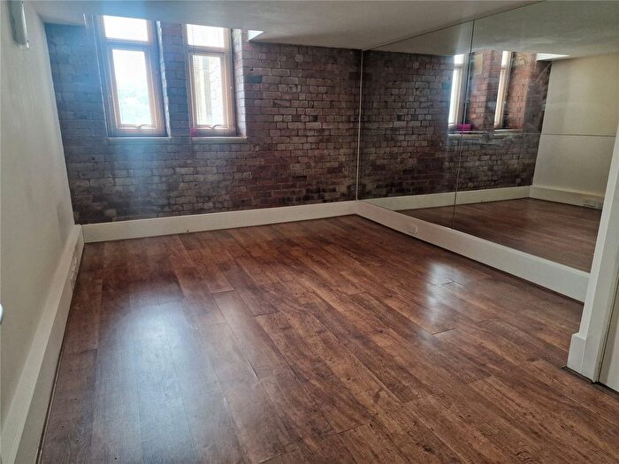 1 Bedroom Flat To Rent In Bradford Road, Dewsbury, West Yorkshire, WF13