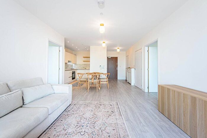 2 Bedroom Flat For Sale In Shearwater Drive, Hendon, London, NW9