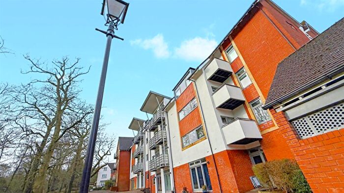 1 Bedroom Apartment For Sale In Griffin Close, Northfield, Birmingham, B31