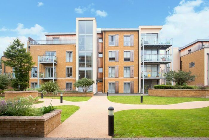 1 Bedroom Flat To Rent In Blagrove Road, Teddington, TW11