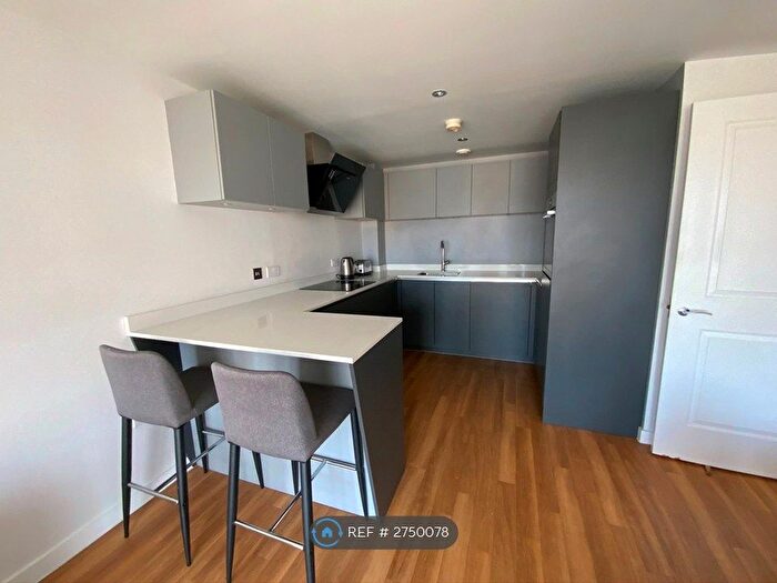 2 Bedroom Flat To Rent In Bassett House, London, SW19