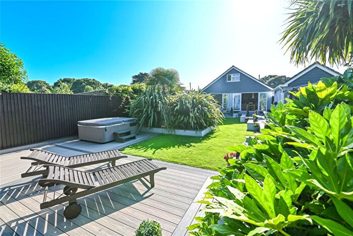 4 Bedroom Detached House For Sale In Dilly Lane, Barton On Sea, New Milton, Hampshire, BH25