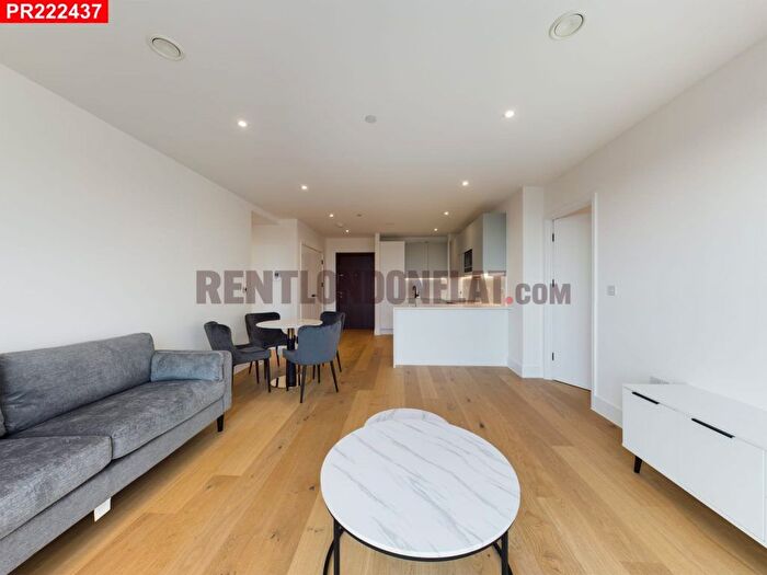 2 Bedroom Flat To Rent In Capital Interchange Way, Brentford, TW8
