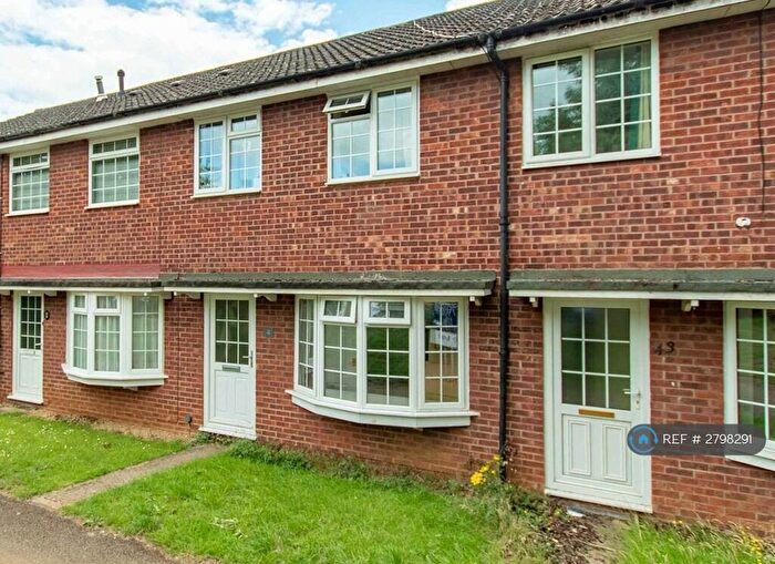 3 Bedroom Terraced House To Rent In Sussex Drive, Banbury, OX16
