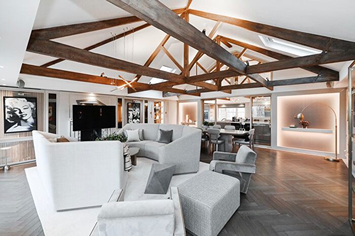 3 Bedroom Flat For Sale In Eaton Square, London, SW1W