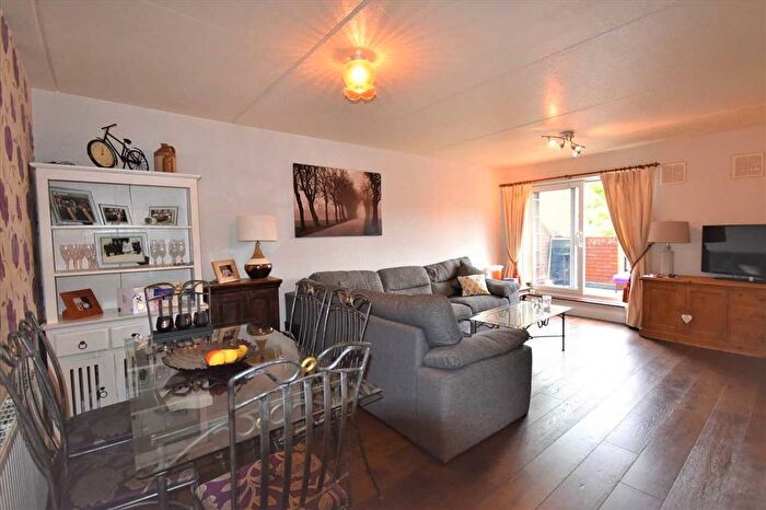 1 Bedroom Flat To Rent In Clement Close, Chiswick, Chiswick, W4
