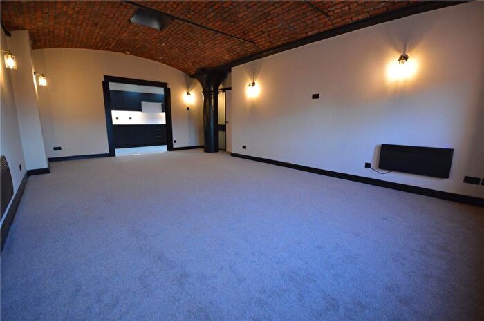 3 Bedroom Apartment To Rent In Waterloo Road, Liverpool, Merseyside, L3