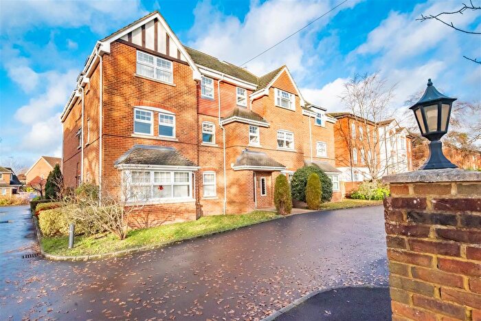 2 Bedroom Flat For Sale In Blenheim Place, Camberley, GU15
