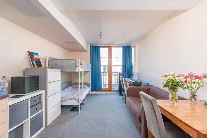 1 Bedroom Flat For Sale In Waverley House, Harbourside, BS1