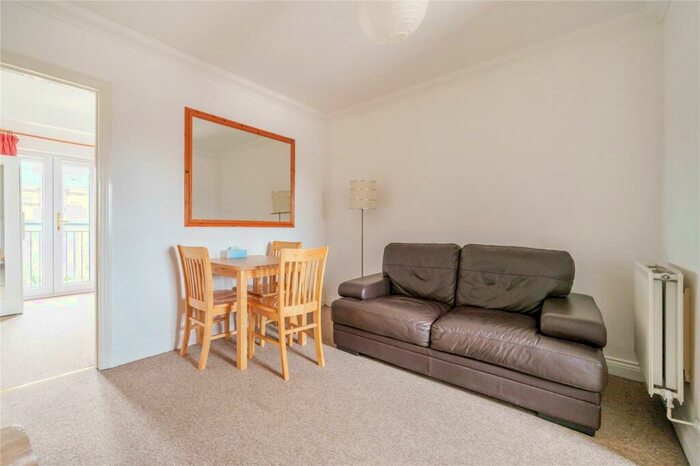 3 Bedroom Apartment For Sale In Venneit Close, Oxford, OX1