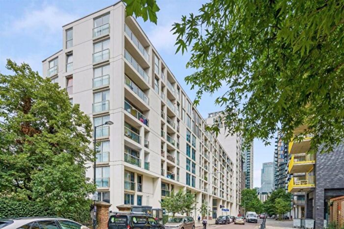 2 Bedroom Apartment To Rent In (th Floor Flat) Millharbour, London, E14