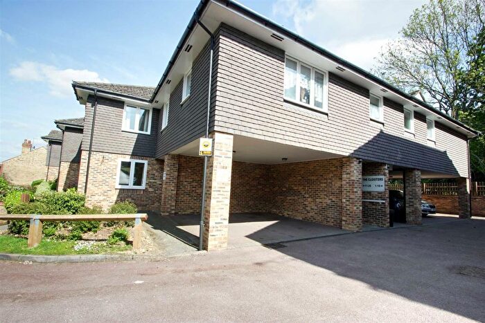 1 Bedroom Flat For Sale In Church Lane, Kings Langley, WD4