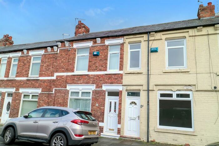 3 Bedroom Semi-Detached House To Rent In Locomotive Street, Darlington, DL1