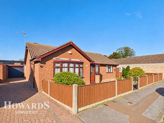 3 Bedroom Detached Bungalow For Sale In Beeching Drive, Lowestoft, NR32