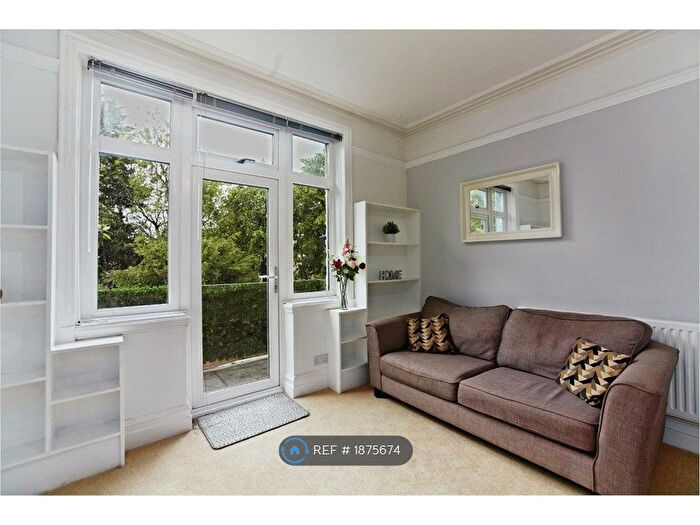 1 Bedroom Flat To Rent In Drewstead Road, London, SW16