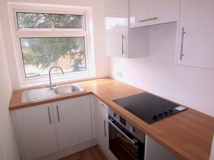 1 Bedroom Flat To Rent In Hook Road, Surbiton KT6