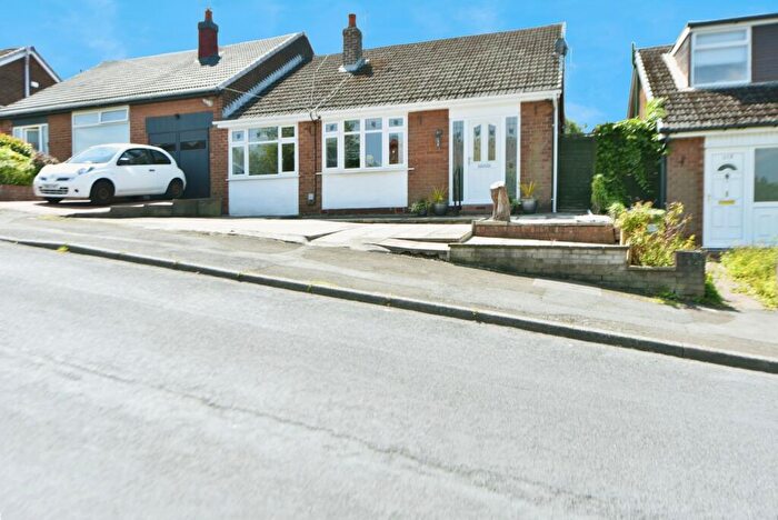 3 Bedroom Bungalow For Sale In Grosvenor Road, Hyde, Greater Manchester, SK14