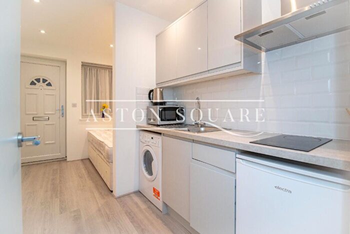 Studio To Rent In Tenterden Gardens, London, NW4