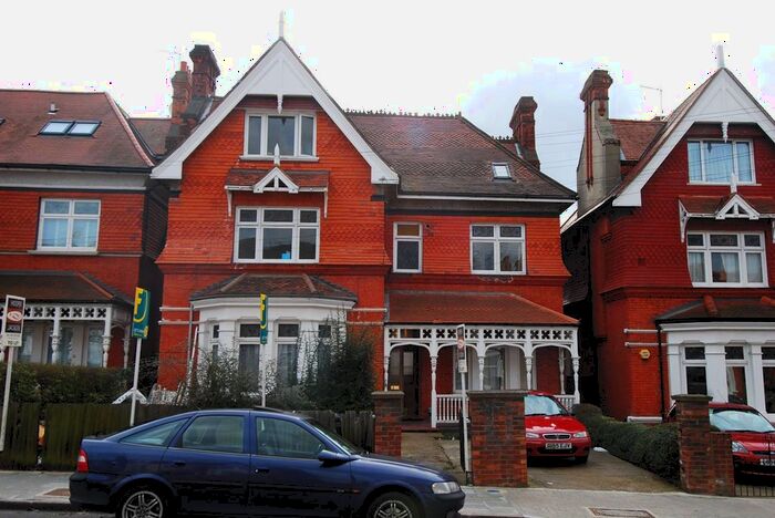 1 Bedroom Flat To Rent In Gleneldon Road, Streatham, London, SW16
