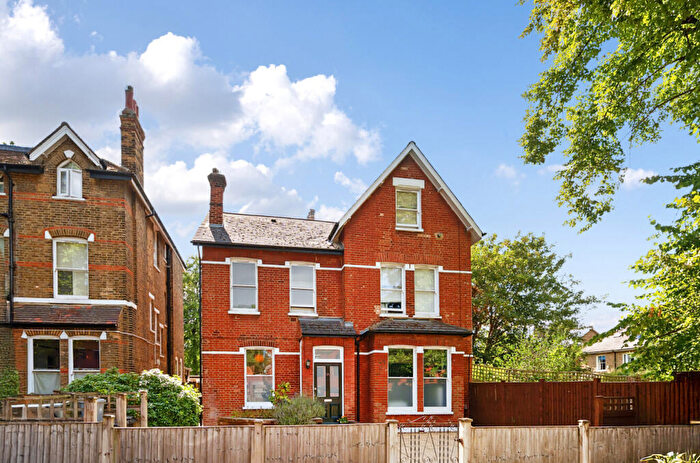 3 Bedroom Apartment For Sale In Birch Grove, Lee, London, SE12