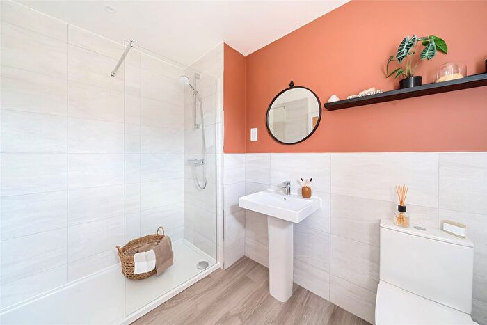 4 Bedroom Detached House For Sale In Tigermoth Drive, Stoke Orchard, Cheltenham, GL52