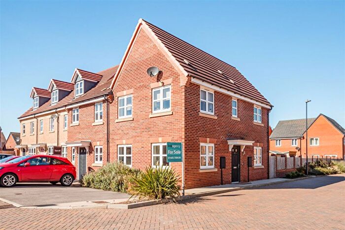 3 Bedroom Semi-Detached House For Sale In Barley Close, Thorpe Willoughby, Selby, YO8