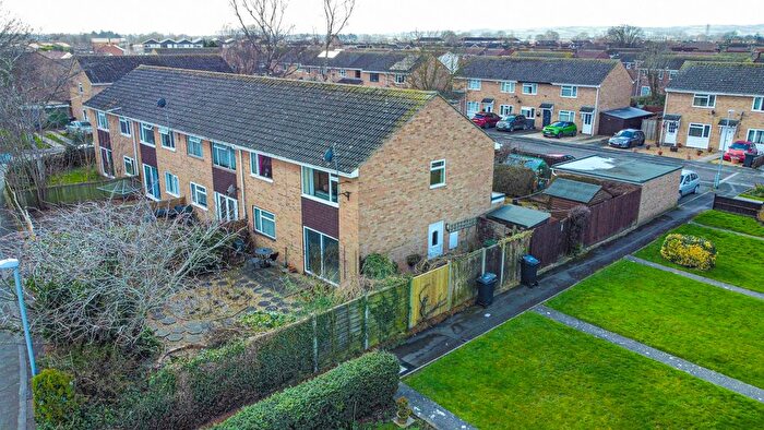 2 Bedroom Flat To Rent In Pine Tree Close, Bridgwater, TA6