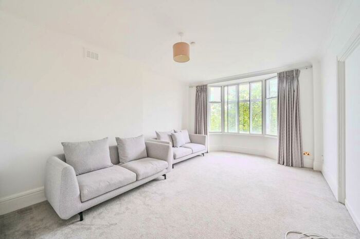 5 Bedroom Flat To Rent In Park Road, St John's Wood, London, NW8