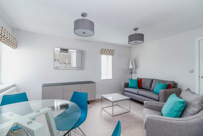 2 Bedroom Flat To Rent In Banbury Road, Kidlington, OX5