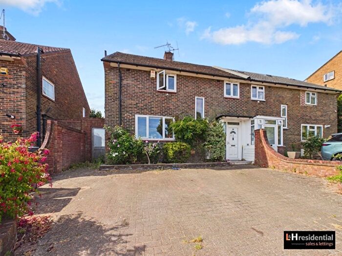 3 Bedroom Semi-Detached House For Sale In Ripon Way, Borehamwood, WD6