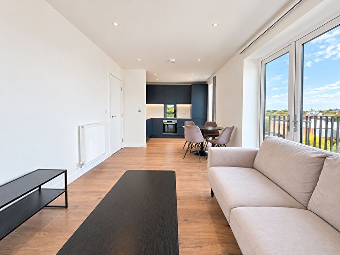 2 Bedroom Flat To Rent In The Arches, Frogmore Avenue, Watford, WD17