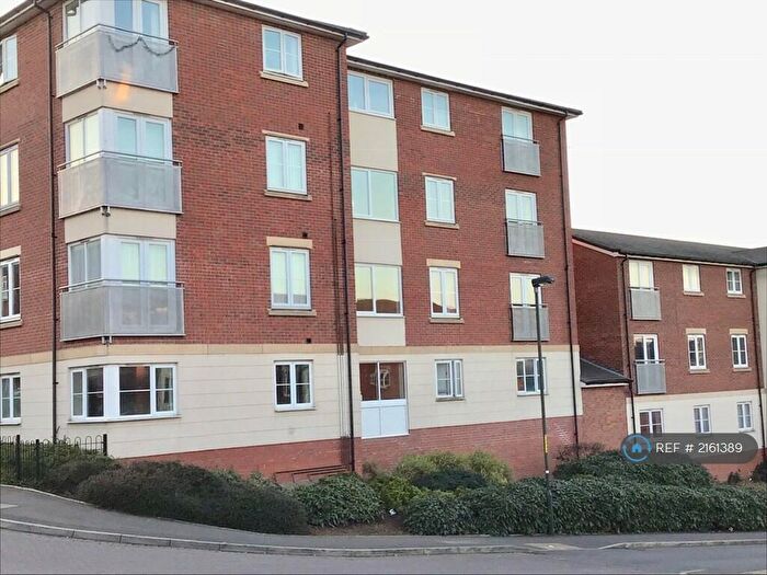 2 Bedroom Flat To Rent In Dixon Close, Redditch, B97