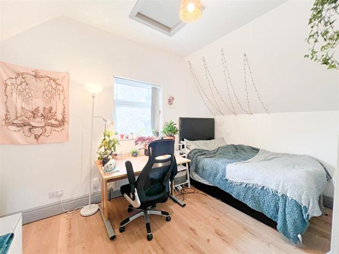 3 Bedroom House To Rent In A Severn Road, Sheffield, S10