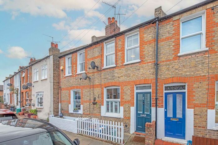 2 Bedroom Property To Rent In Norcutt Road, Twickenham, TW2