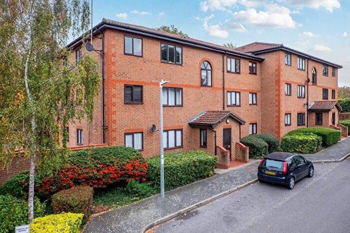 1 Bedroom Flat For Sale In Winston Close, Greenhithe, DA9