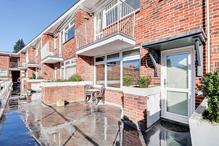 3 Bedroom Maisonette To Rent In Church Green Row, Church Green, Harpenden, AL5