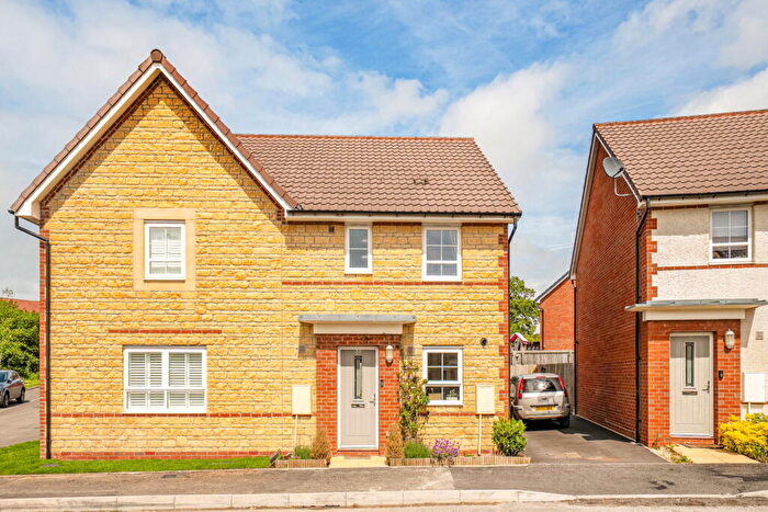3 Bedroom Semi-Detached House For Sale In Gainey Gardens, Chippenham, SN15