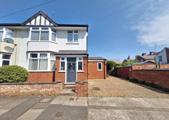 3 Bedroom End Of Terrace House For Sale In Penrhyn Road, Far Cotton, Northampton, NN4
