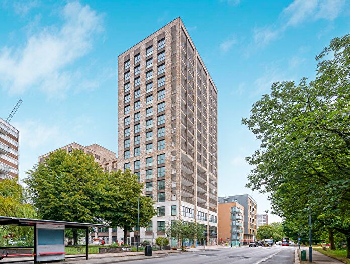 2 Bedroom Flat To Rent In The Hyde, London, NW9