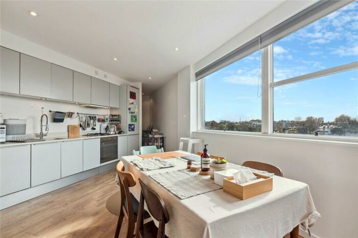 2 Bedroom Flat To Rent In Holloway Road, Highbury Corner, N7