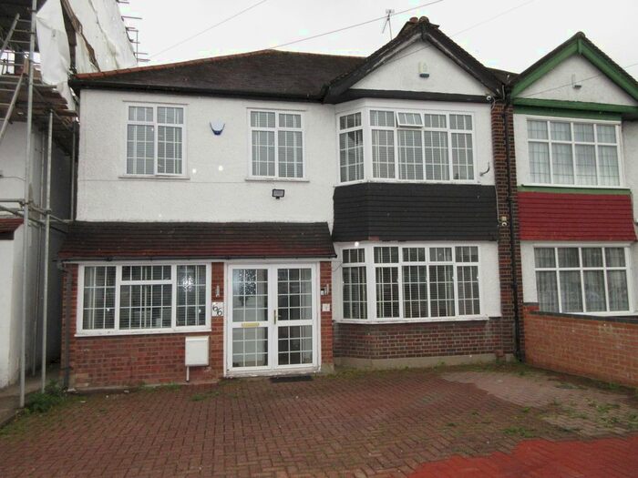 4 Bedroom Semi-Detached House To Rent In Melbury Avenue, Southall, UB2