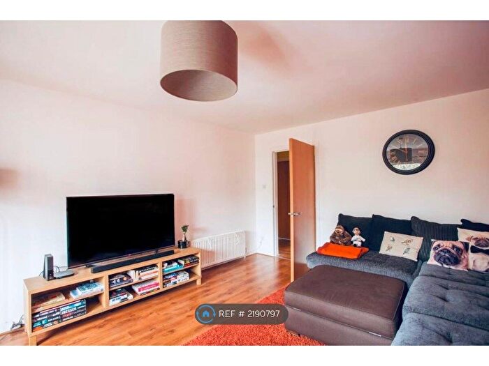 2 Bedroom Flat To Rent In Avenuepark Street, Glasgow, G20