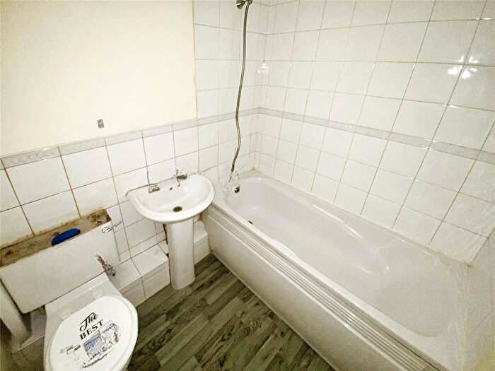 2 Bedroom Terraced House For Sale In Middle Close, Swadlincote, Derbyshire, DE11