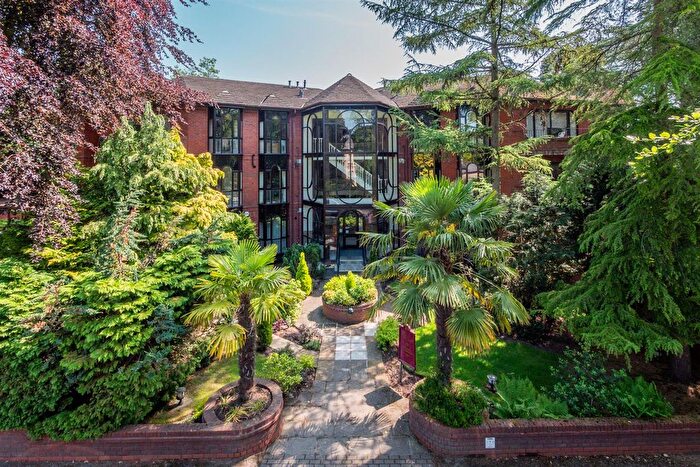 3 Bedroom Flat For Sale In South Downs Road, Hale, Altrincham, WA14