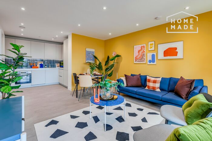 3 Bedroom Apartment To Rent In The Fold, Park Lane, CR0