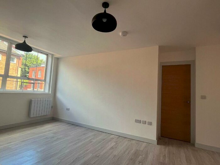 1 Bedroom Flat To Rent In Flat, West Bars, Chesterfield, Derbyshire, S40